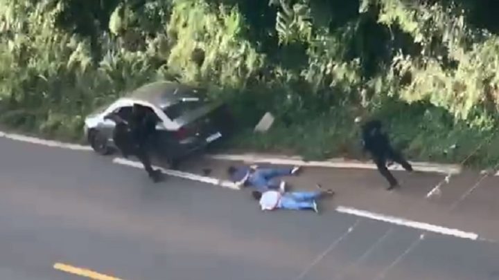 Vídeo: criminosos esfaqueiam homem, fogem e acabam presos no Oeste de SC