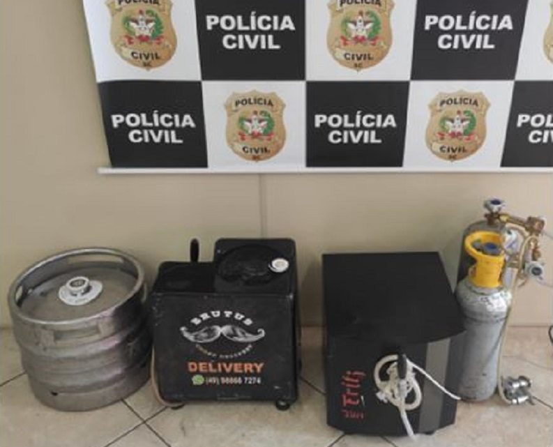 Polícia Civil recupera chopeiras vendidas por estelionatário que foi preso em Chapecó
