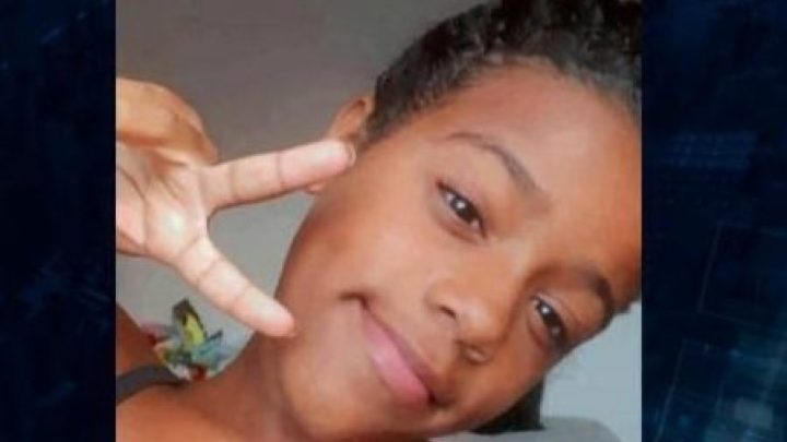 Morre menina que foi prensada por carro alegórico no Rio de Janeiro