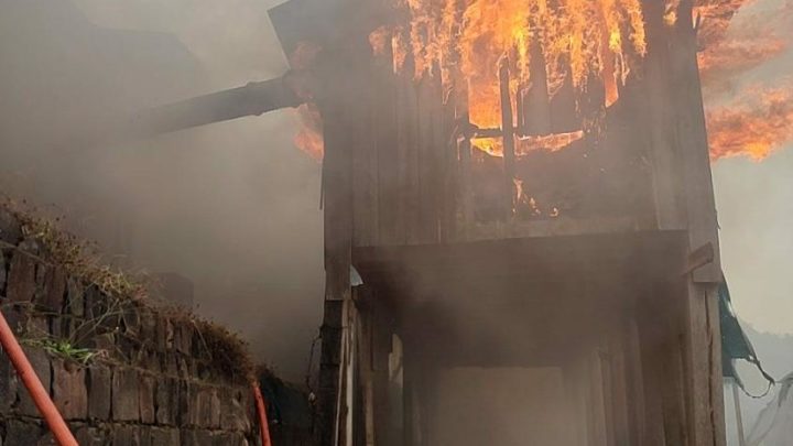 Incêndio destrói madeireira em Xaxim