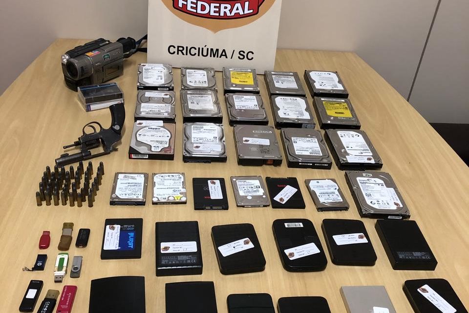 Polícia Federal deflagra operação contra a pornografia infantil em SC Polícia Federal deflagra operação contra a pornografia infantil em SC