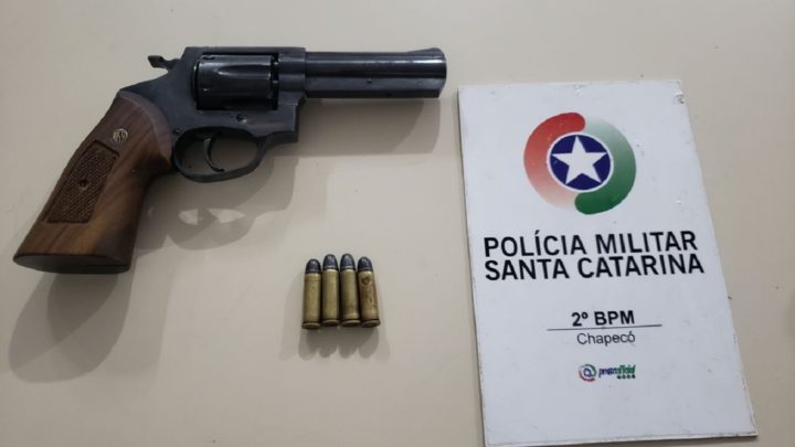 Três armas de fogo são apreendidas em Chapecó