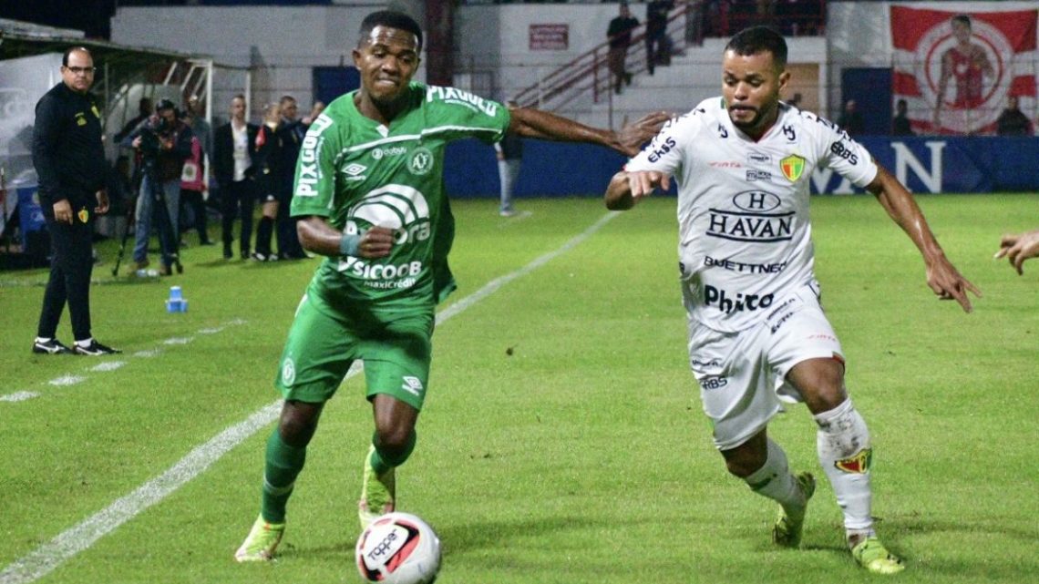 Chapecoense empata sem gols contra Brusque fora de casa