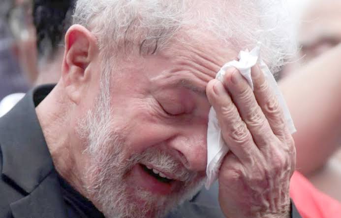 Falta de público obriga Lula a atrasar discurso em São Paulo