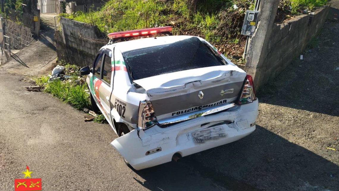 Homem é preso após roubar caminhão, bater em viatura e motociclista no oeste