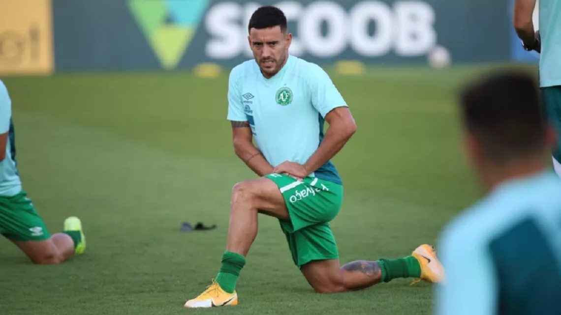 Após polêmica, Chapecoense entra em acordo com Alan Ruschel e vai pagar R$ 2,3 milhões ao lateral