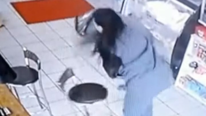 Vídeo: mulher frentista da surra em homem após ser assediada