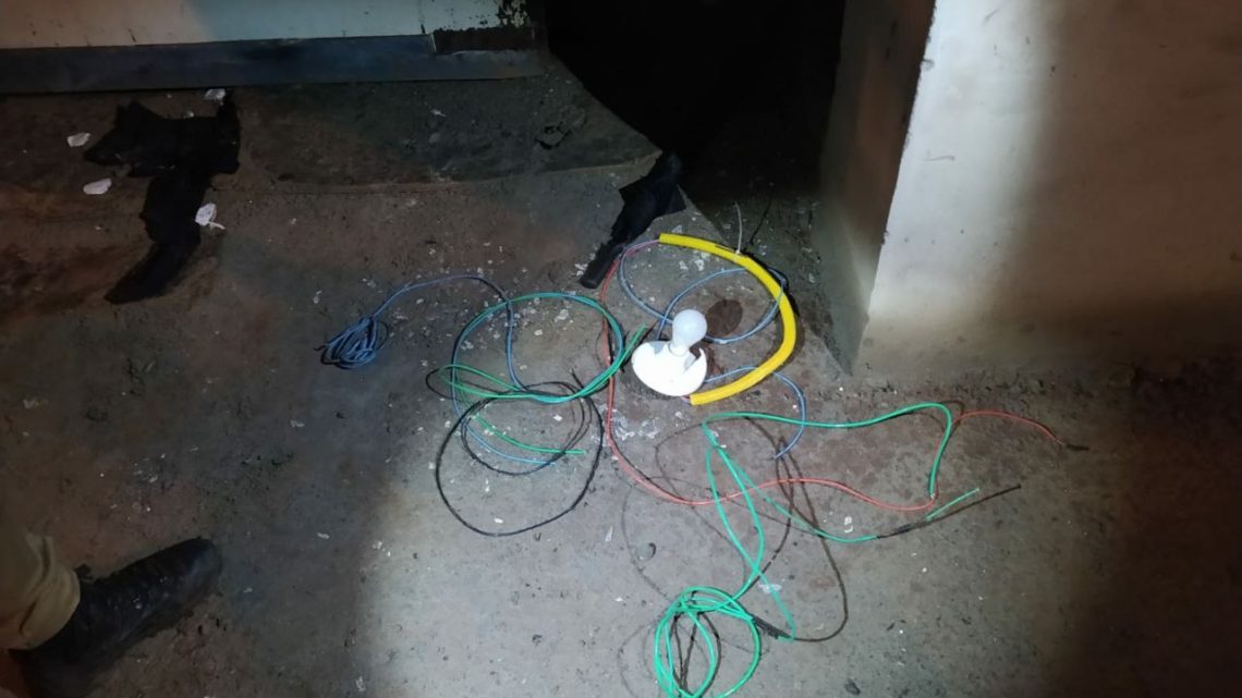 Homens são detidos furtando fios elétricos de empresa em Chapecó