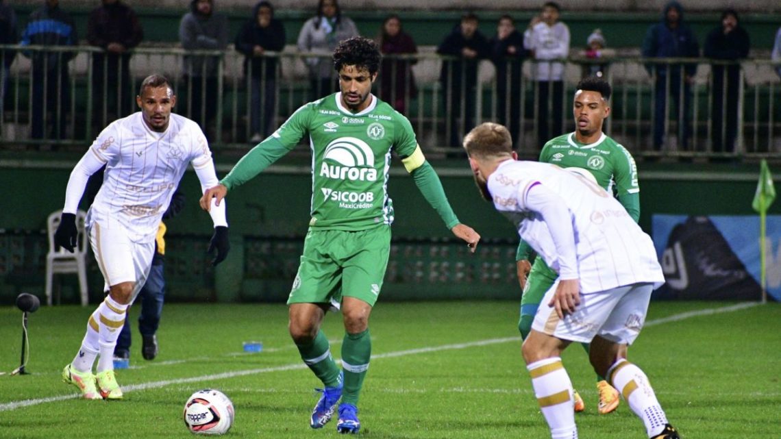 Chapecoense é superada pelo Criciúma na Arena Condá