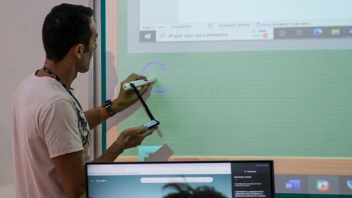 Governo de SC investe R$ 8,57 milhões para instalar lousas digitais; confira a lista das escolas