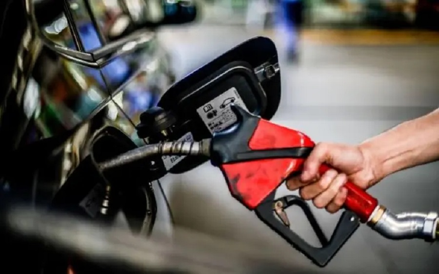 Governador de SC afirma que vai cumprir redução do ICMS sobre a gasolina