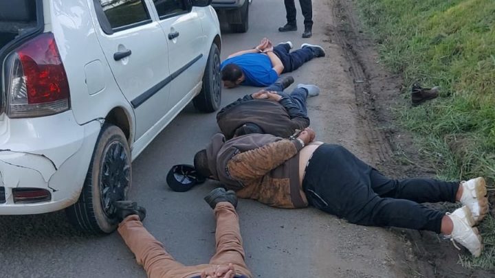 Polícia de SC liberta caminhoneiro sequestrado no Paraná