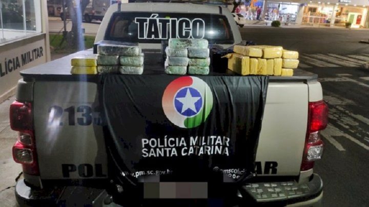 Vídeo: duas bolivianas e uma brasileira são detidas transportando mais de 20 kg de drogas