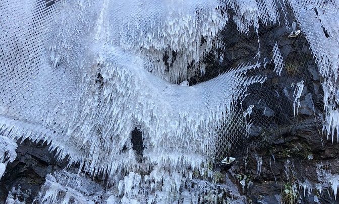 Vídeo: Frio congela quedas d’água na Serra do Rio do Rastro