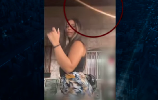 Que tiro foi esse? Jovem quase é baleada enquanto faz dança para Tik Tok