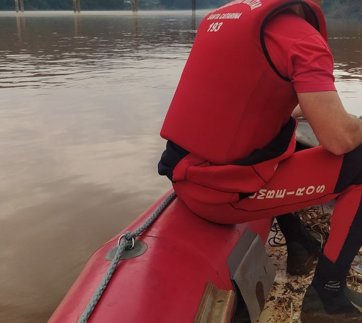 Corpo de mulher é encontrado após ela cair da ponte entre Águas de Chapecó e São Carlos