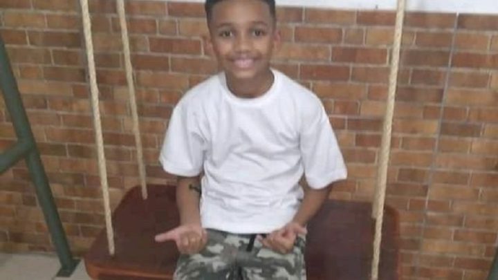 Mãe e padrasto são presos pela morte de menino de dez anos
