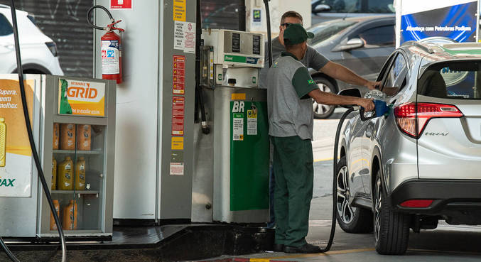 Petrobras reduz preço de venda de gasolina para as distribuidoras