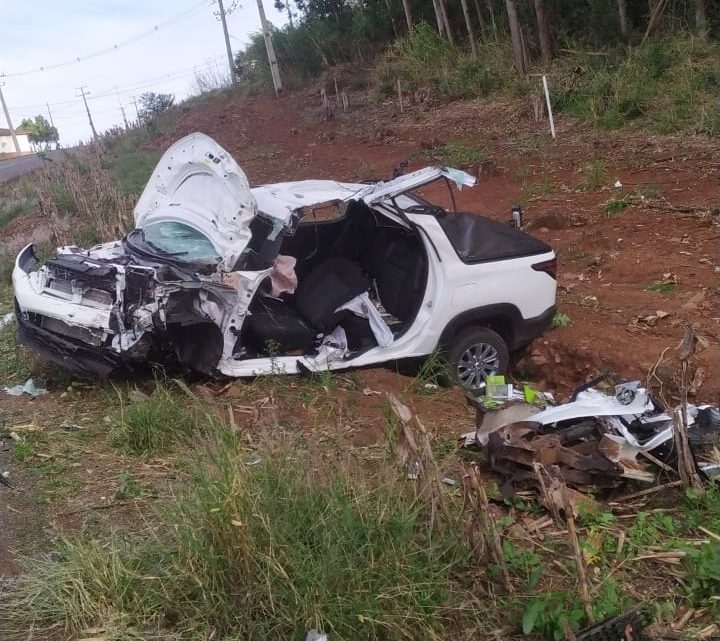 Motorista fica gravemente ferido em colisão com caminhão no Oeste de SC