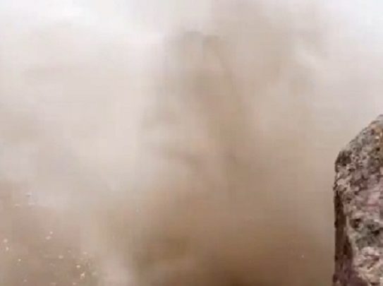 Vídeo: turista filma momento que é atingido por avalanche