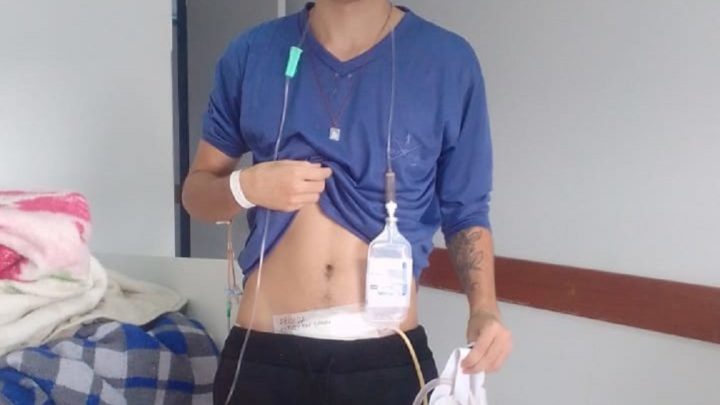 Após queda em andaime, jovem fratura a uretra e espera por cirurgia