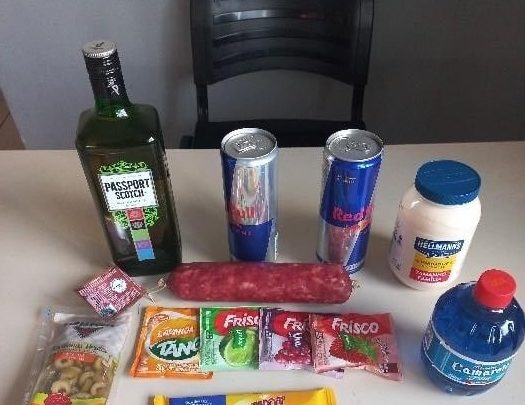 Homem tenta furtar whisky, energético, salame, vodka de atacado mas acaba preso em Chapecó