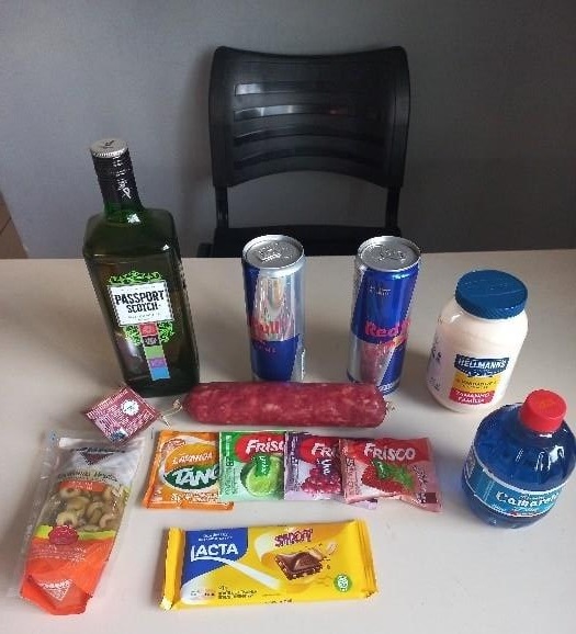 Homem tenta furtar whisky, energético, salame, vodka de atacado mas acaba preso em Chapecó