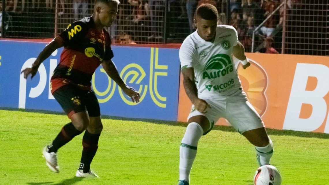 Chapecoense é superada pelo Sport na Ilha do Retiro