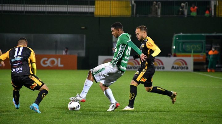 Chapecoense empata com Novorizontino na Arena Condá