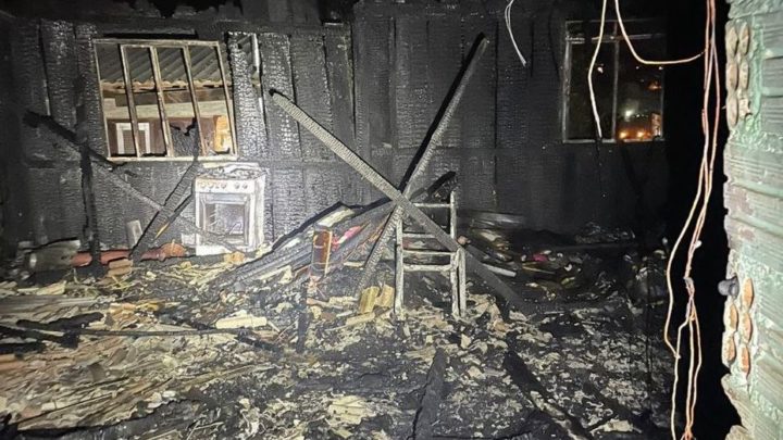 Homem joga gasolina e ateia fogo em residência com ex-companheira e filhos em Chapecó