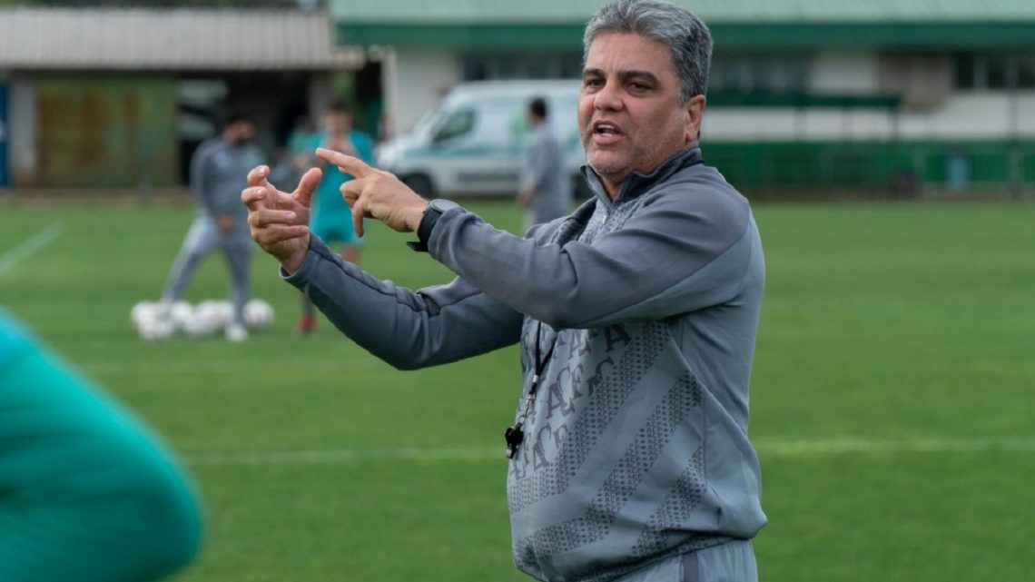 Chapecoense demite técnico Marcelo Cabo