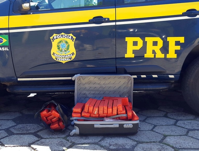 Vídeo: homem é preso com 38 quilos de maconha na BR-480 em Chapecó