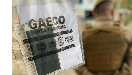 GAECO e Polícia Militar cumprem mandado de busca e apreensão em investigação de crimes em ambiente virtual
