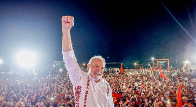 Proibido por lei, Lula pede voto antes do período oficial de campanha em evento no Piauí