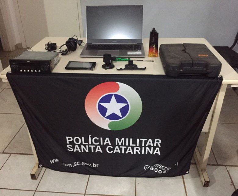 Homem é preso após furtar notebook, rádio, ferramentas e perfume no bairro São Pedro