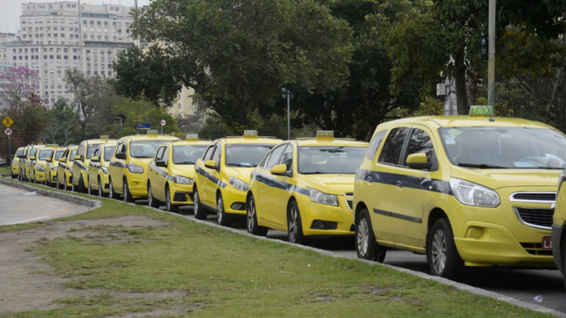 Motoristas de táxis relatam alívio com chegada de benefícios do governo