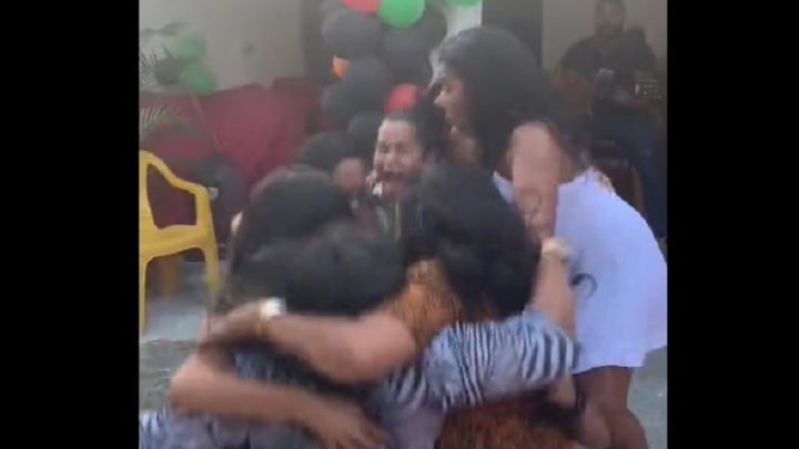 Chão cede e mulheres despencam em buraco de fossa durante comemoração de cura de Câncer