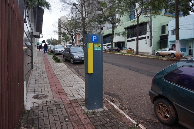 Definida empresa temporária para retomada do estacionamento rotativo em Chapecó