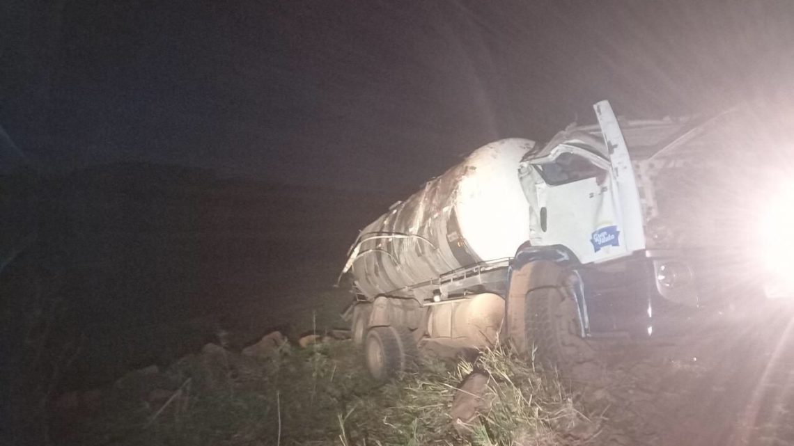 Caminhoneiro morre após tombar veículo em Cunhataí