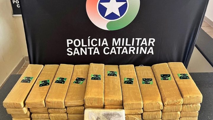 Homem de cueca é preso com mais de 34 kg de drogas em SC