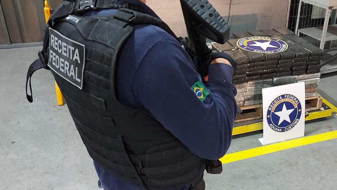 Vídeo: Receita Federal apreende 293 kg de cocaína no Porto de Itajaí/SC