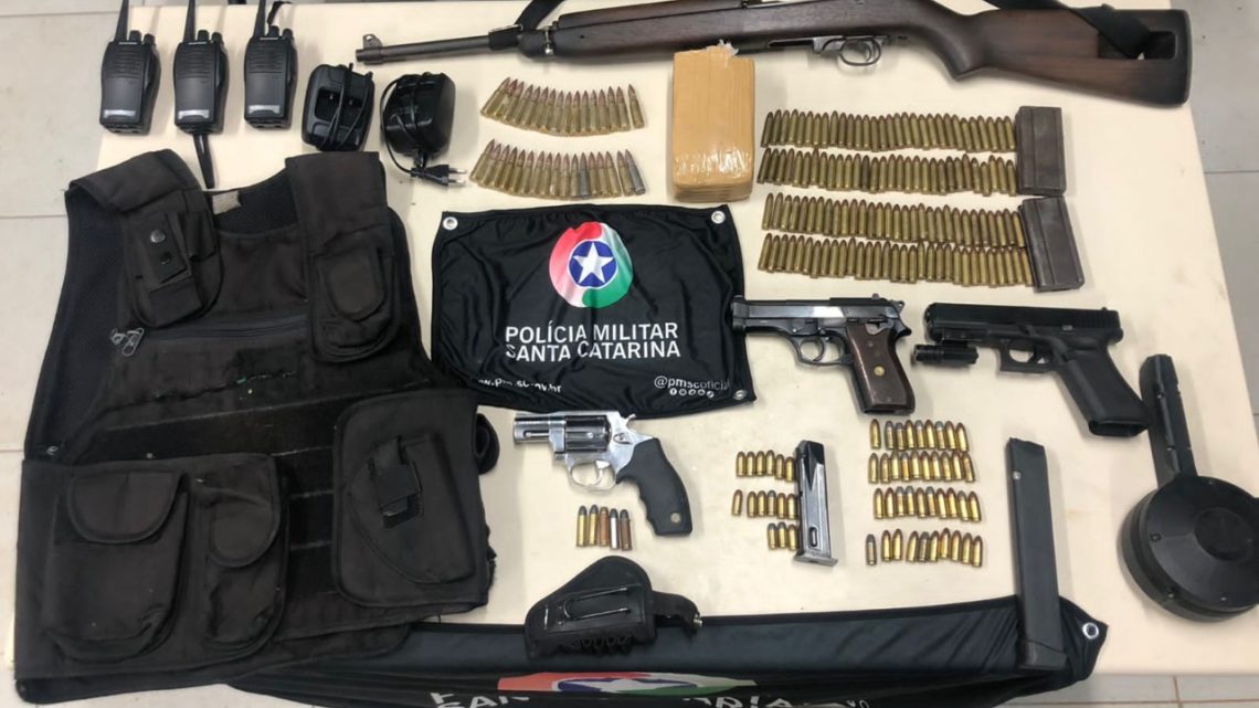 Drogas, armas de fogo e munições são apreendidas pelo BOPE em SC