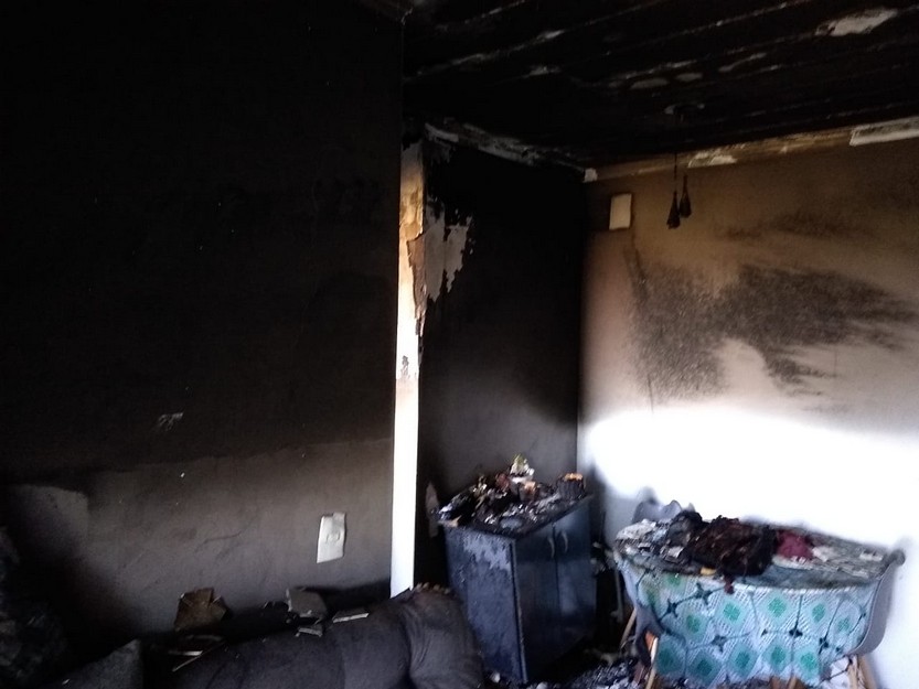 Vídeo: apartamento pega fogo e jovem é resgatada com queimaduras em Chapecó