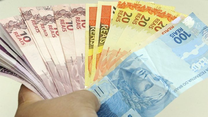 Governo prevê orçamento de 2023 com salário mínimo de R$ 1.302