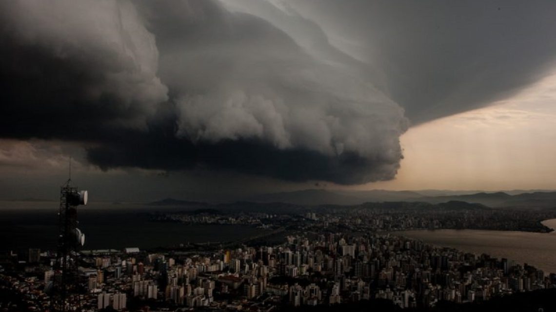 Defesa Civil alerta para risco de tempestade em SC