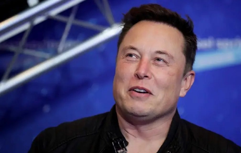 Elon Musk faz demissão em massa no Twitter; Brasil é afetado