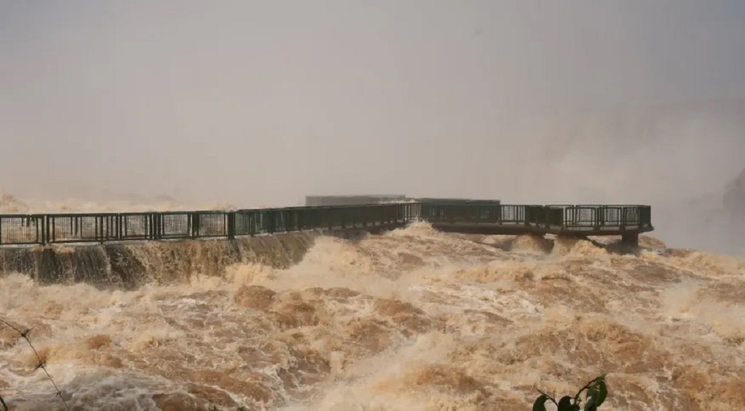 Imagens: Cataratas do Iguaçu estão com vazão de 16,5 milhões de litros de água por segundo