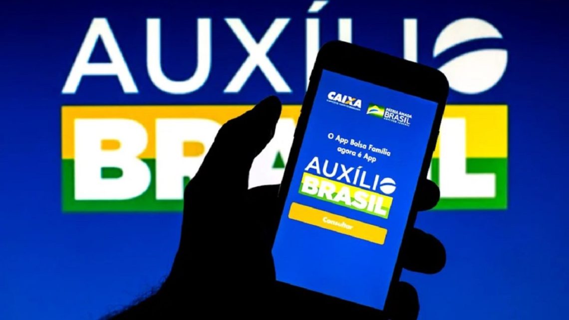 Governo antecipa pagamento do Auxílio Gás e Auxílio Brasil