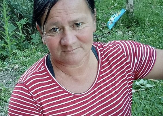 Mulher é morta a golpes de facão pelo companheiro na frente da filha em SC