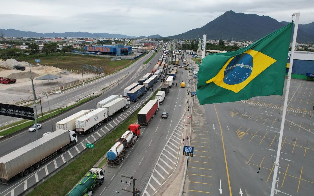 Rodovias federais voltam a ter 6 bloqueios, diz PRF